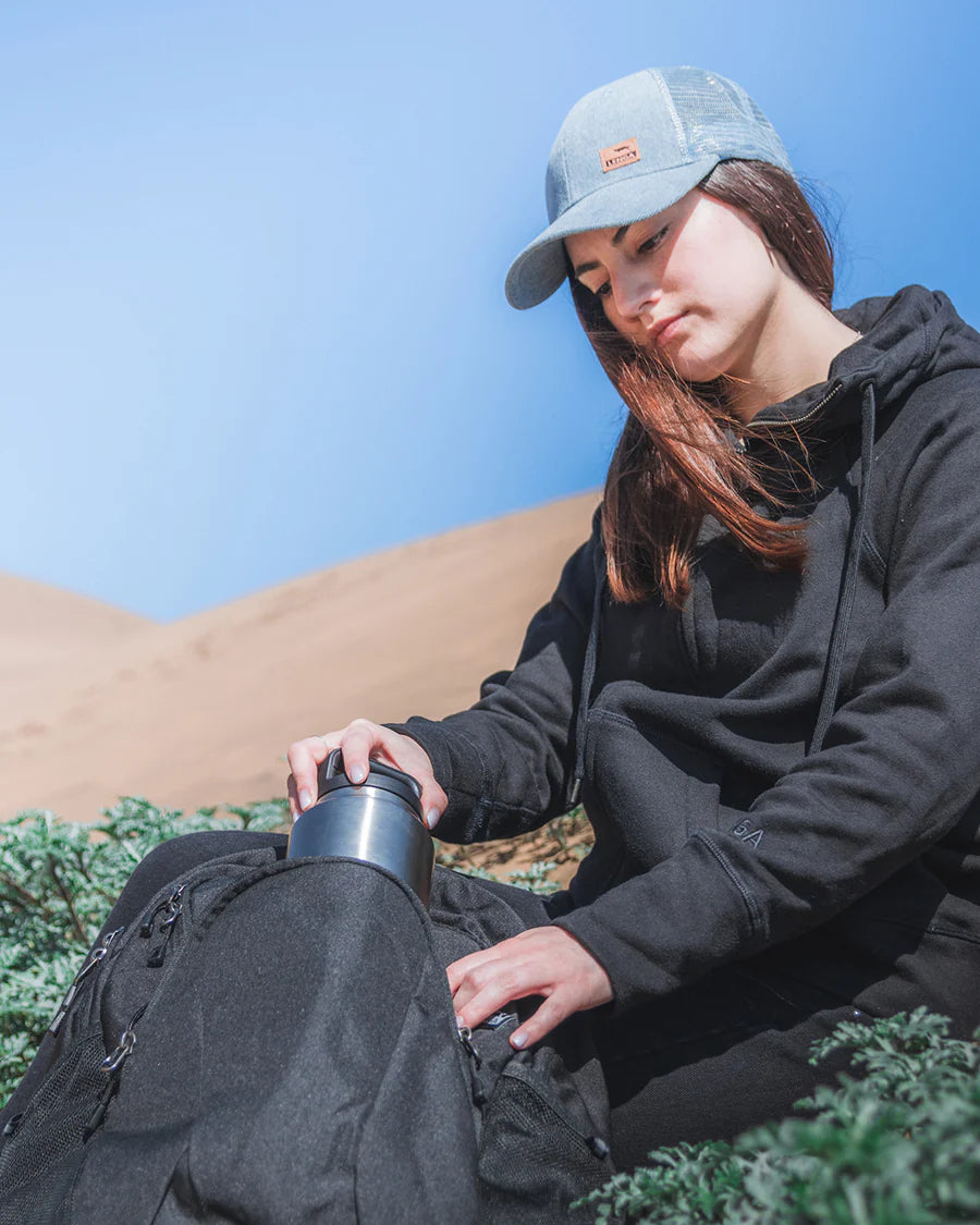 Pack Mochila Porta-notebook Guanauca 27Lts + Botella Acero Inox 750ml