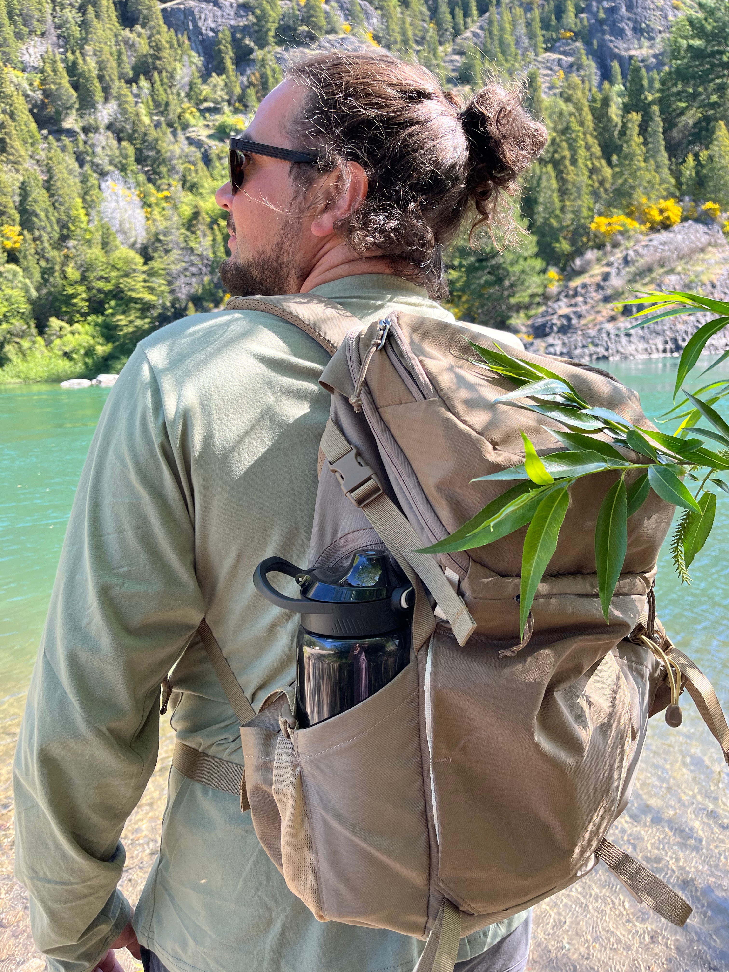 Pack Mochila Tripaicura 28Lts + Botella Trail Tritan® 1000 ml