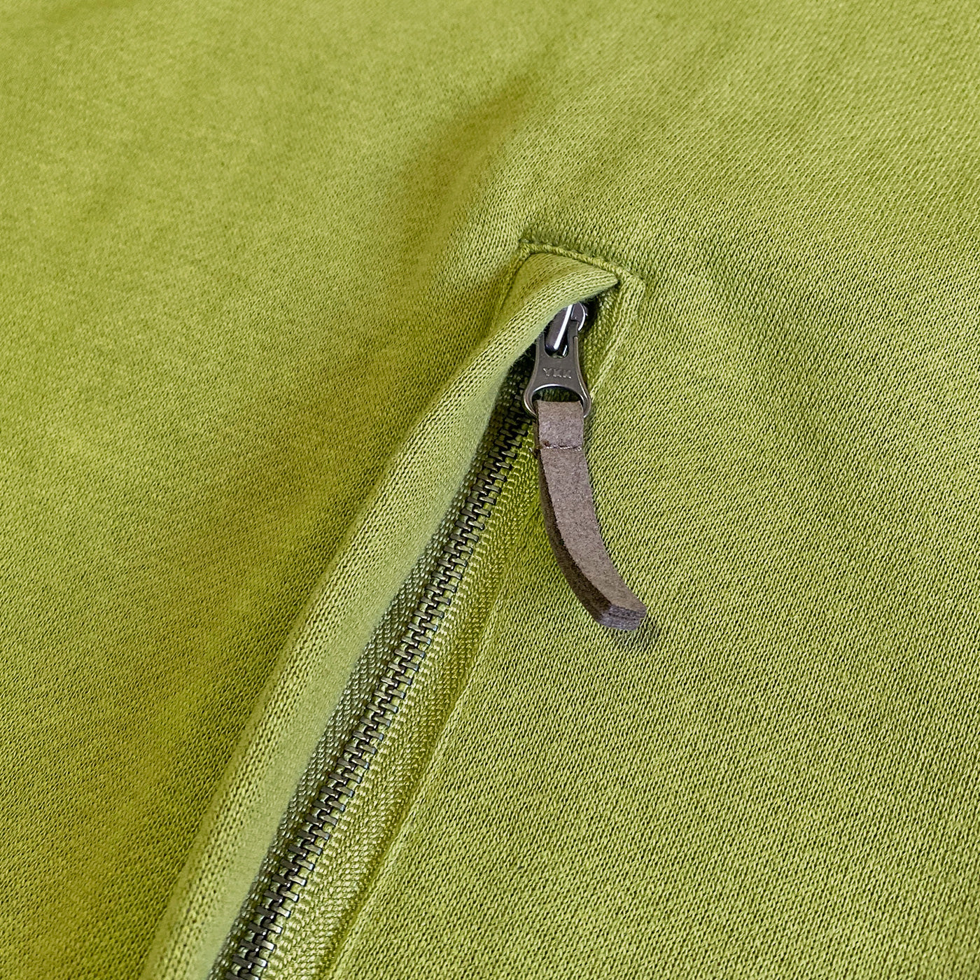 Polerón con Gorro y Cierres de Algodón Orgánico Pehoe