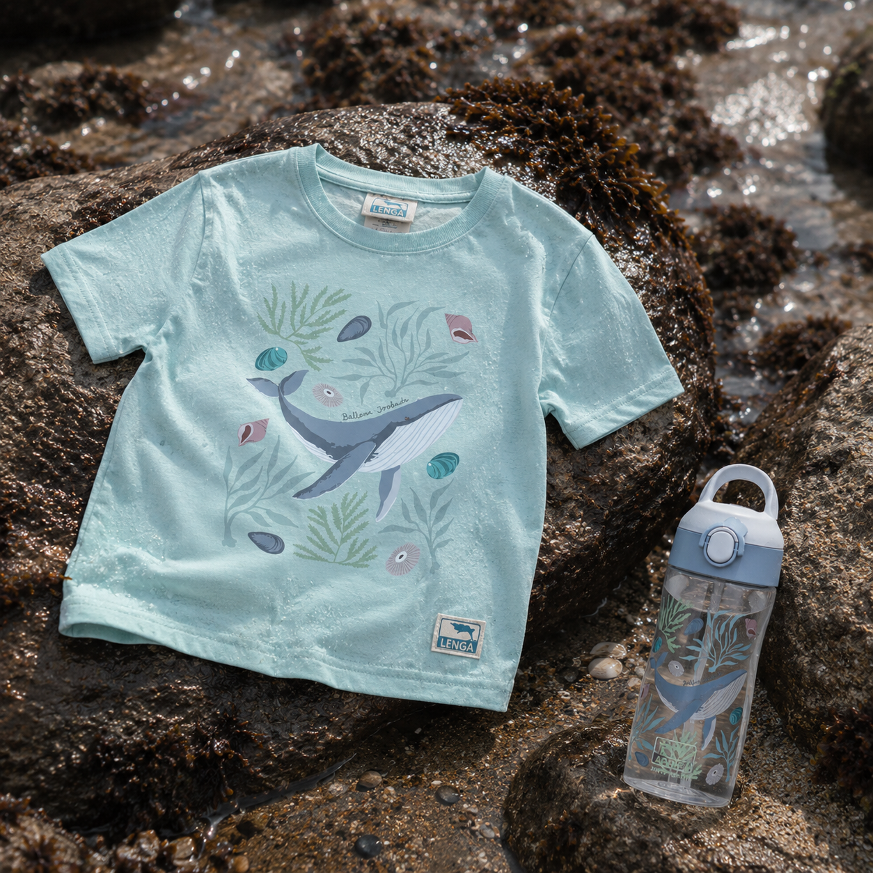 Pack Botella Kids Tritan® 450 ml + Polera Niño Estampada - Ballena Jorobada