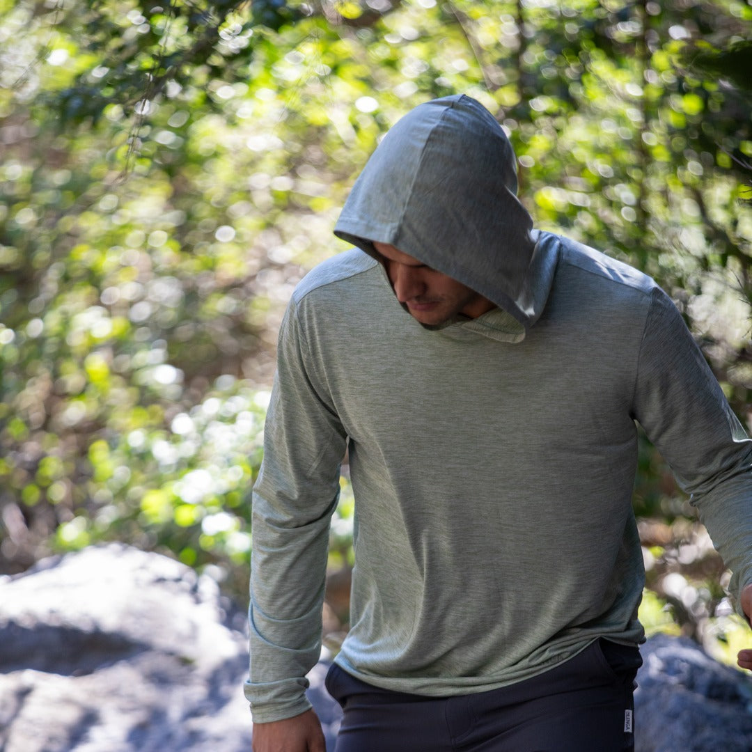 Polera con capucha Grit-dry UPF+50 Inti