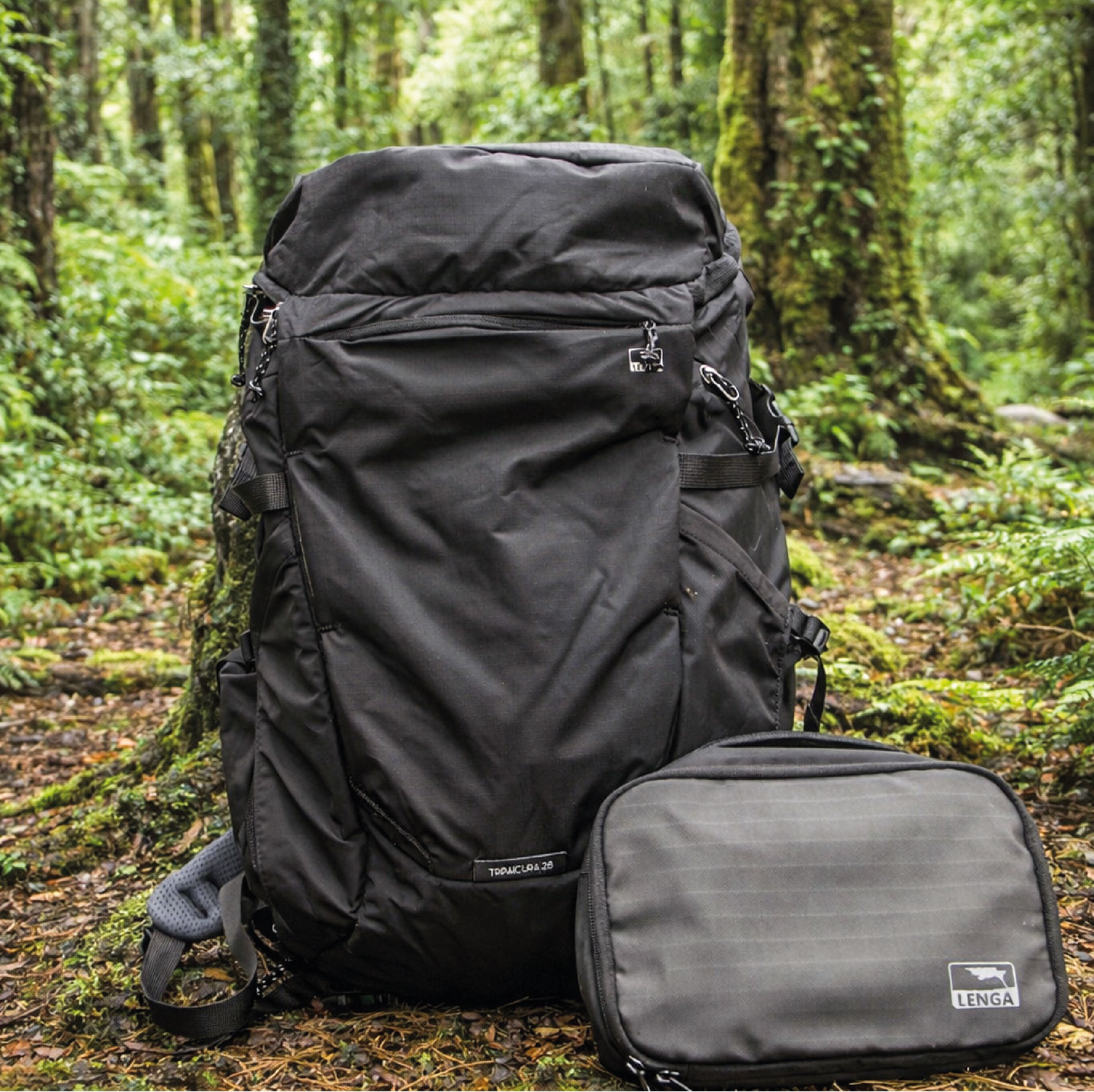 Pack Mochila Tripaicura 28Lts + Neceser Hudson 4Lts