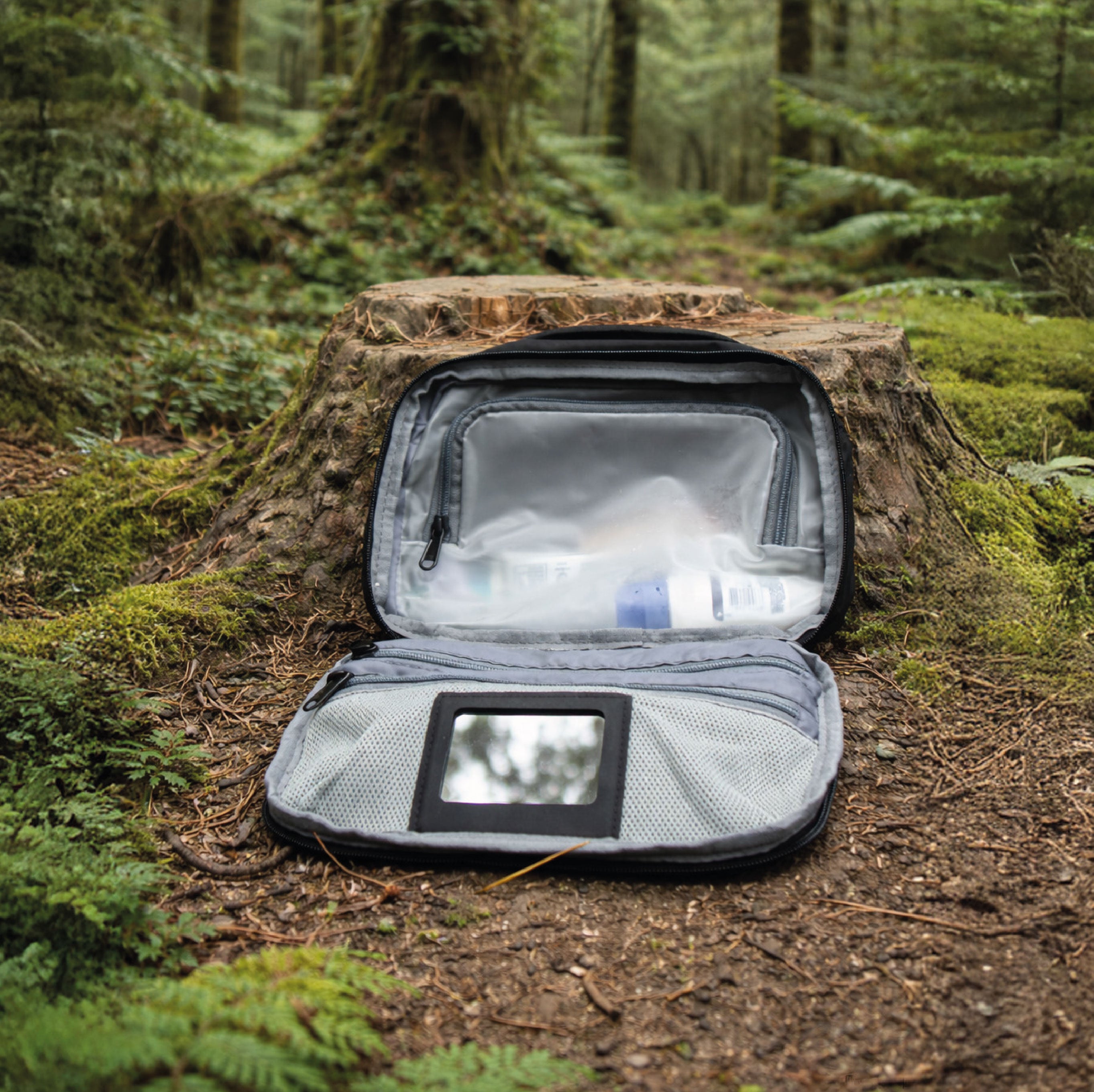 Pack Mochila Tripaicura 28Lts + Neceser Hudson 4Lts