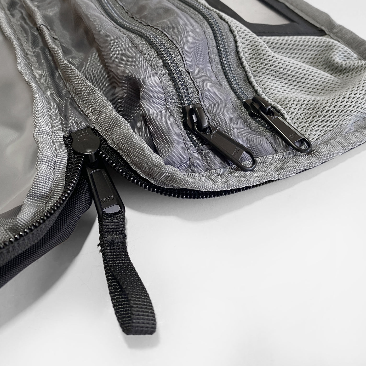 Pack Mochila Outdoor Tripaicura 28Lts + Neceser Hudson 4Lts